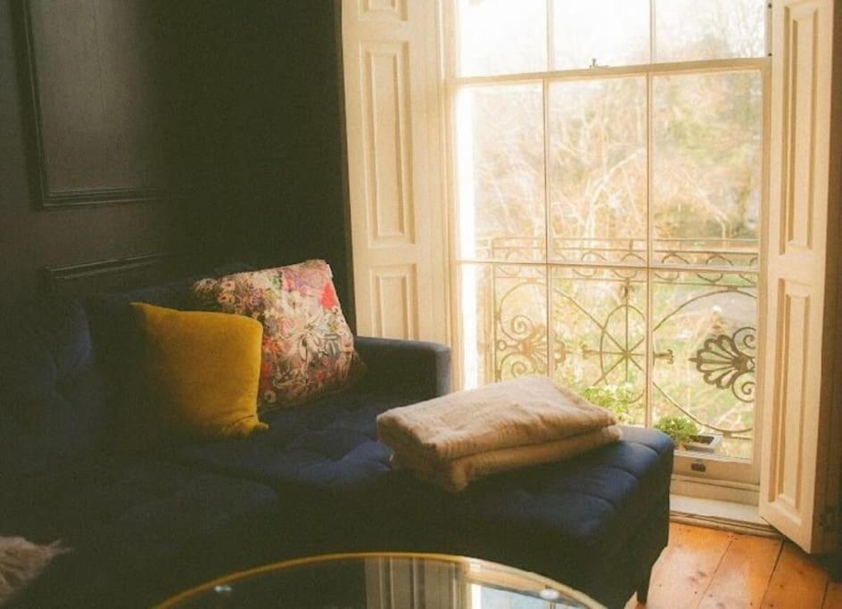 Gorgeous Grade II Listed Georgian House - Leafy Square Views - Central London