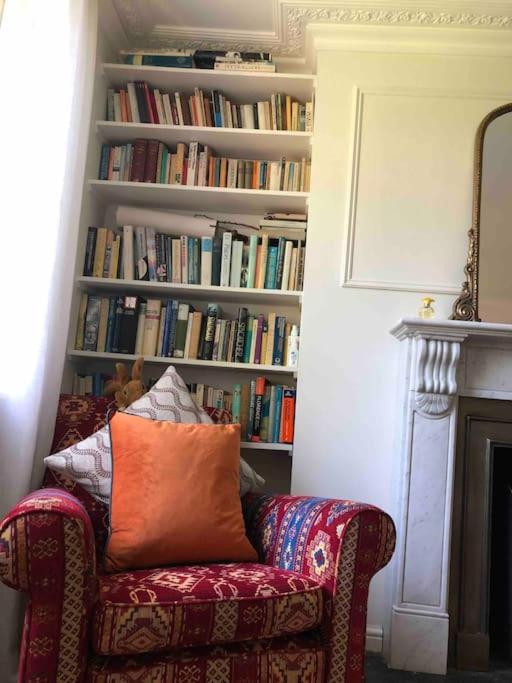 Gorgeous Grade II Listed Georgian House - Leafy Square Views - Central London