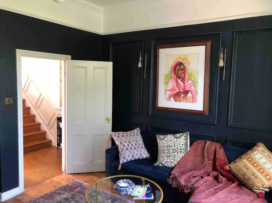Gorgeous Grade II Listed Georgian House - Leafy Square Views - Central London