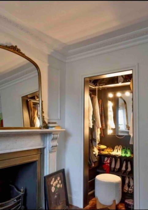 Gorgeous Grade II Listed Georgian House - Leafy Square Views - Central London