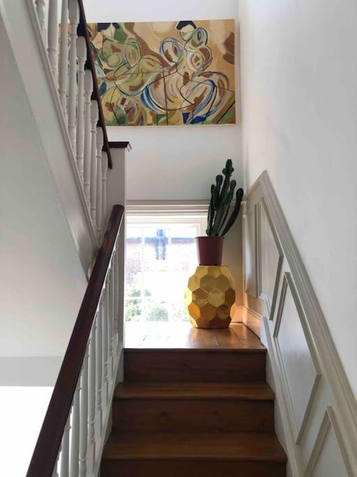 Gorgeous Grade II Listed Georgian House - Leafy Square Views - Central London