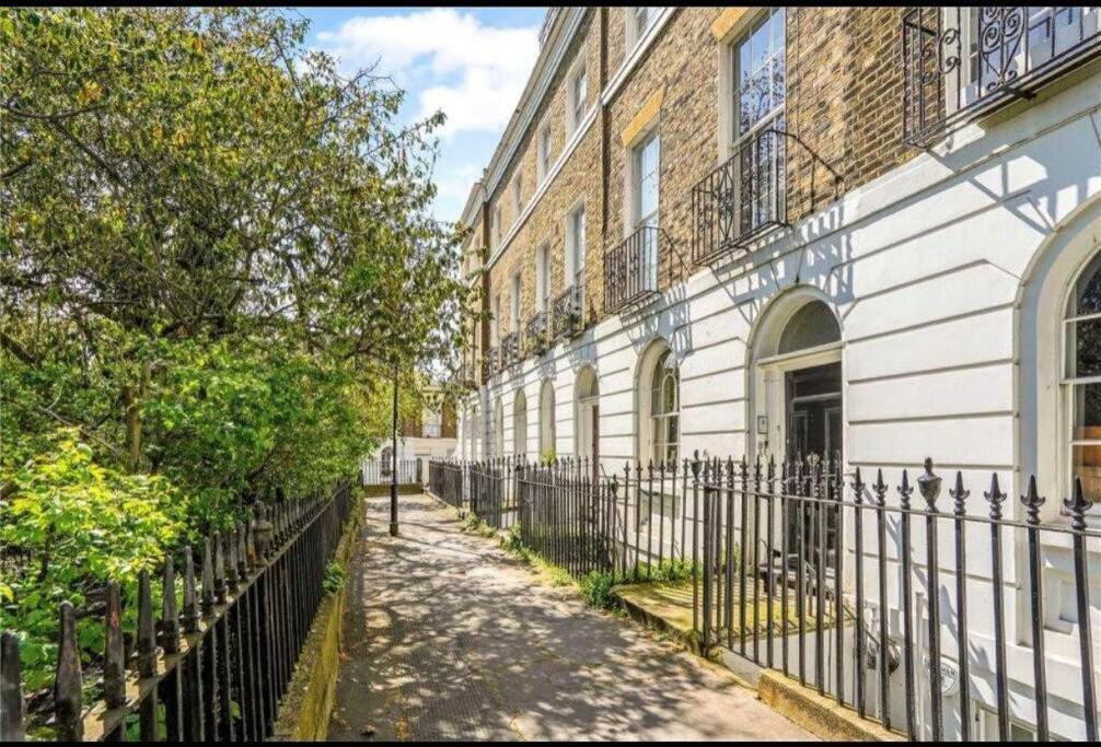 Gorgeous Grade II Listed Georgian House - Leafy Square Views - Central London