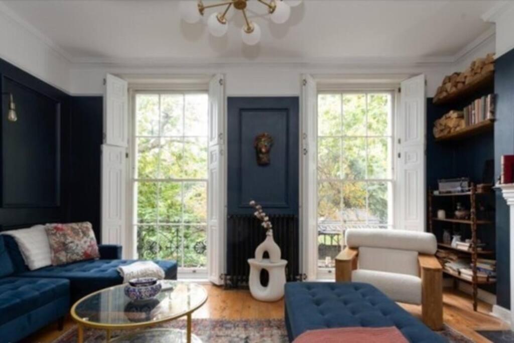 Gorgeous Grade II Listed Georgian House - Leafy Square Views - Central London