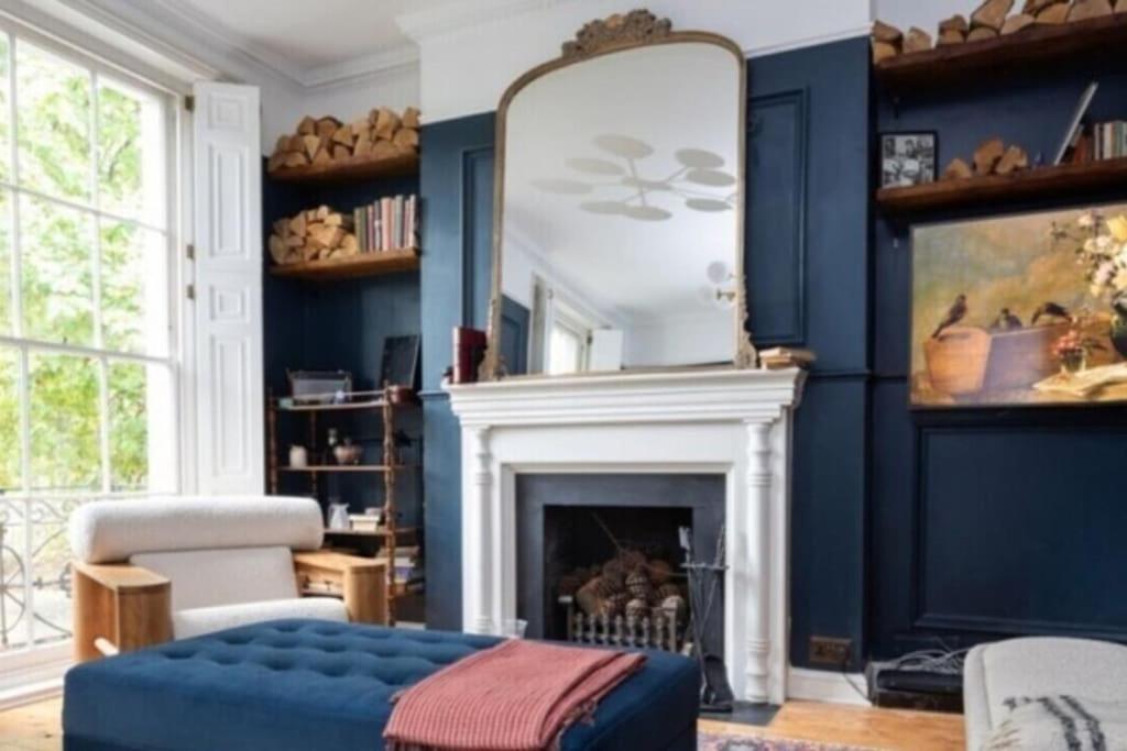 Gorgeous Grade II Listed Georgian House - Leafy Square Views - Central London