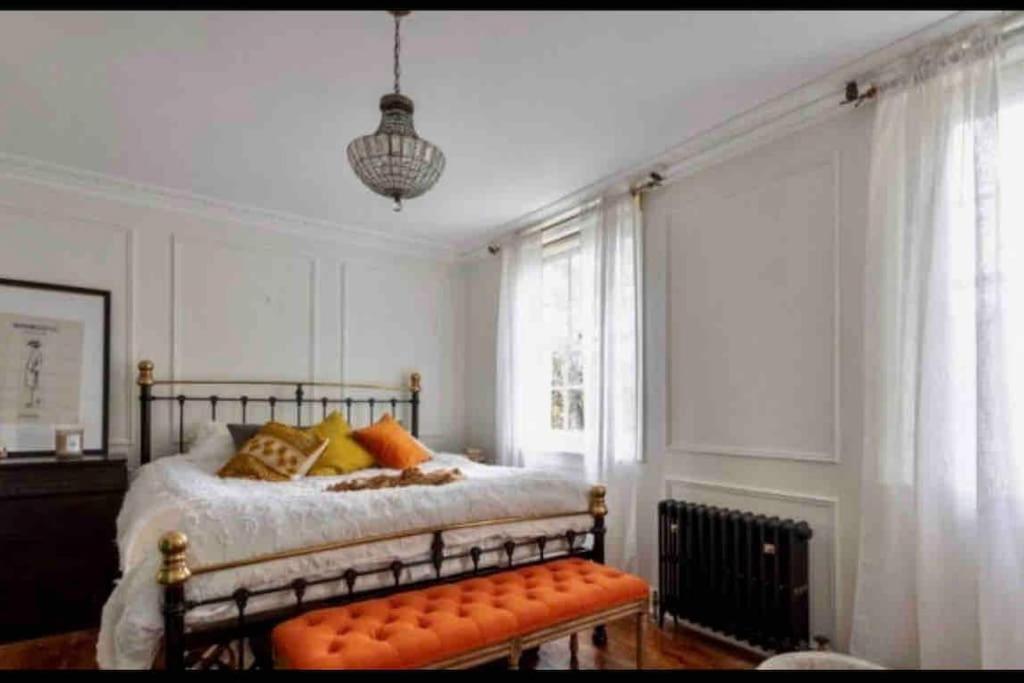 Gorgeous Grade II Listed Georgian House - Leafy Square Views - Central London