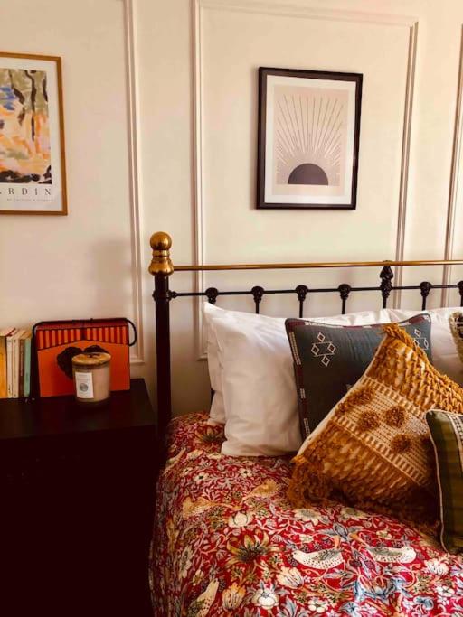 Gorgeous Grade II Listed Georgian House - Leafy Square Views - Central London