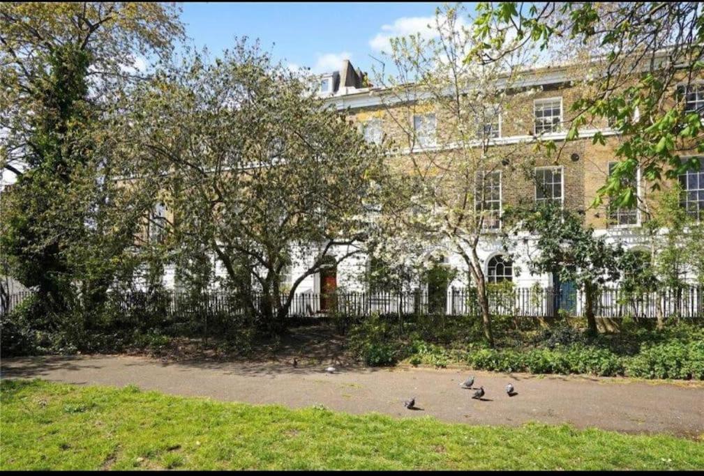Gorgeous Grade II Listed Georgian House - Leafy Square Views - Central London