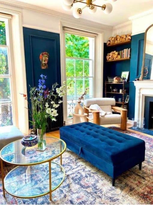 Gorgeous Grade II Listed Georgian House - Leafy Square Views - Central London