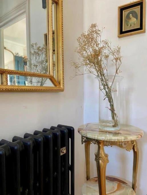 Gorgeous Grade II Listed Georgian House - Leafy Square Views - Central London