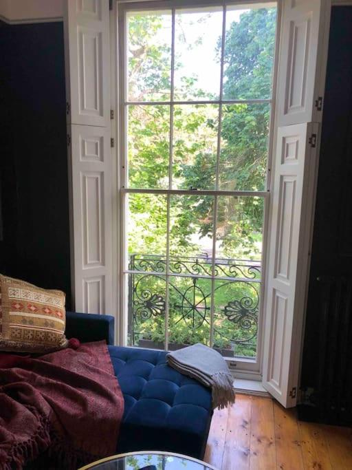 Gorgeous Grade II Listed Georgian House - Leafy Square Views - Central London