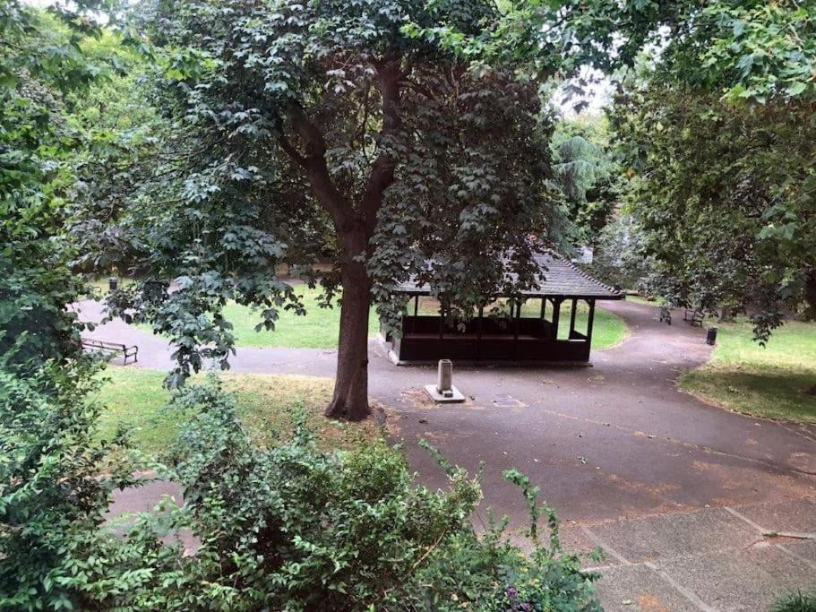 Gorgeous Grade II Listed Georgian House - Leafy Square Views - Central London