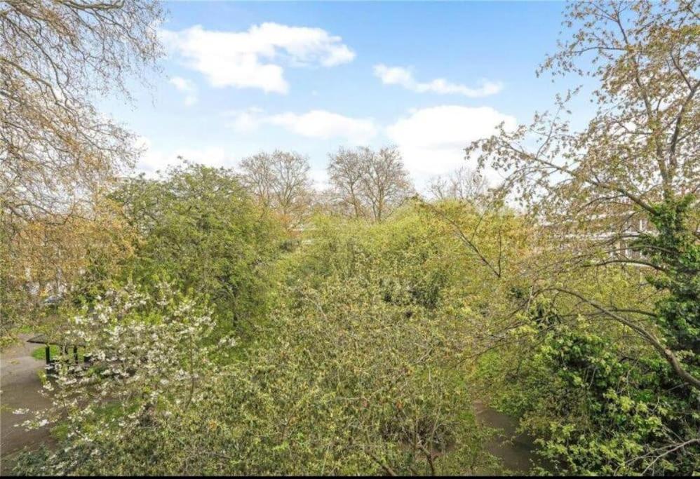 Gorgeous Grade II Listed Georgian House - Leafy Square Views - Central London