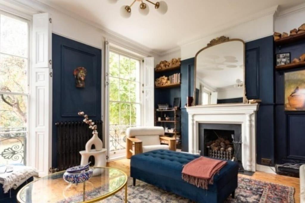 Gorgeous Grade II Listed Georgian House - Leafy Square Views - Central London