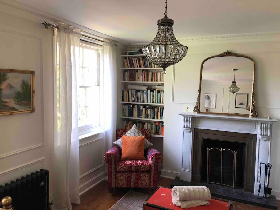 Gorgeous Grade II Listed Georgian House - Leafy Square Views - Central London