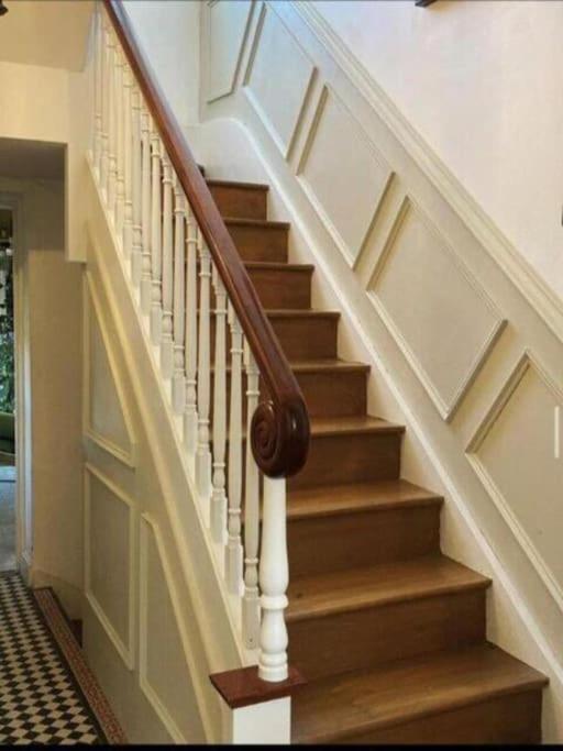 Gorgeous Grade II Listed Georgian House - Leafy Square Views - Central London