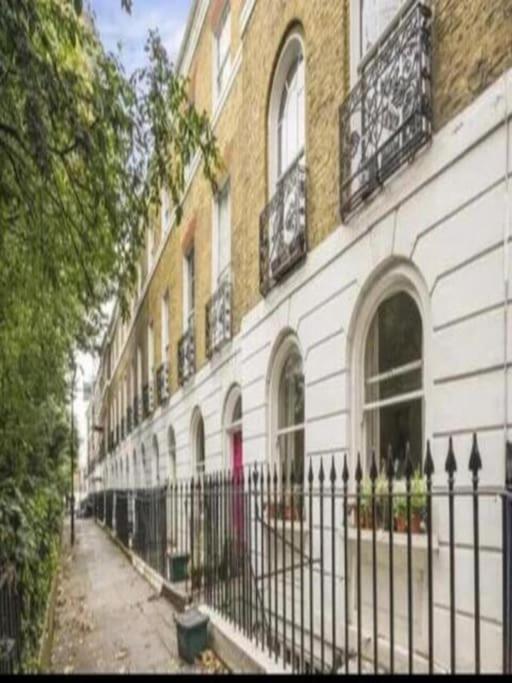 Gorgeous Grade II Listed Georgian House - Leafy Square Views - Central London