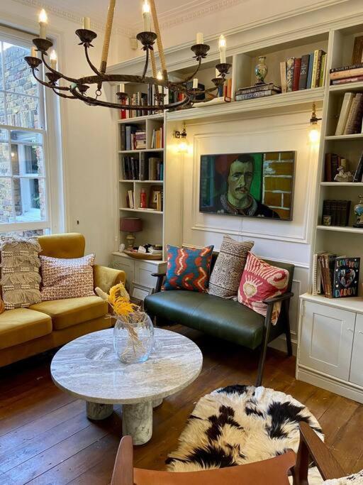 Gorgeous Grade II Listed Georgian House - Leafy Square Views - Central London