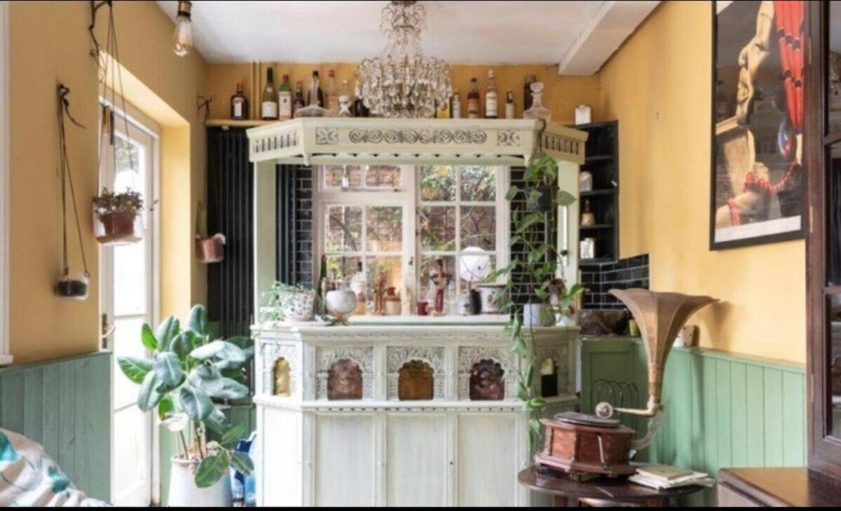 Gorgeous Grade II Listed Georgian House - Leafy Square Views - Central London