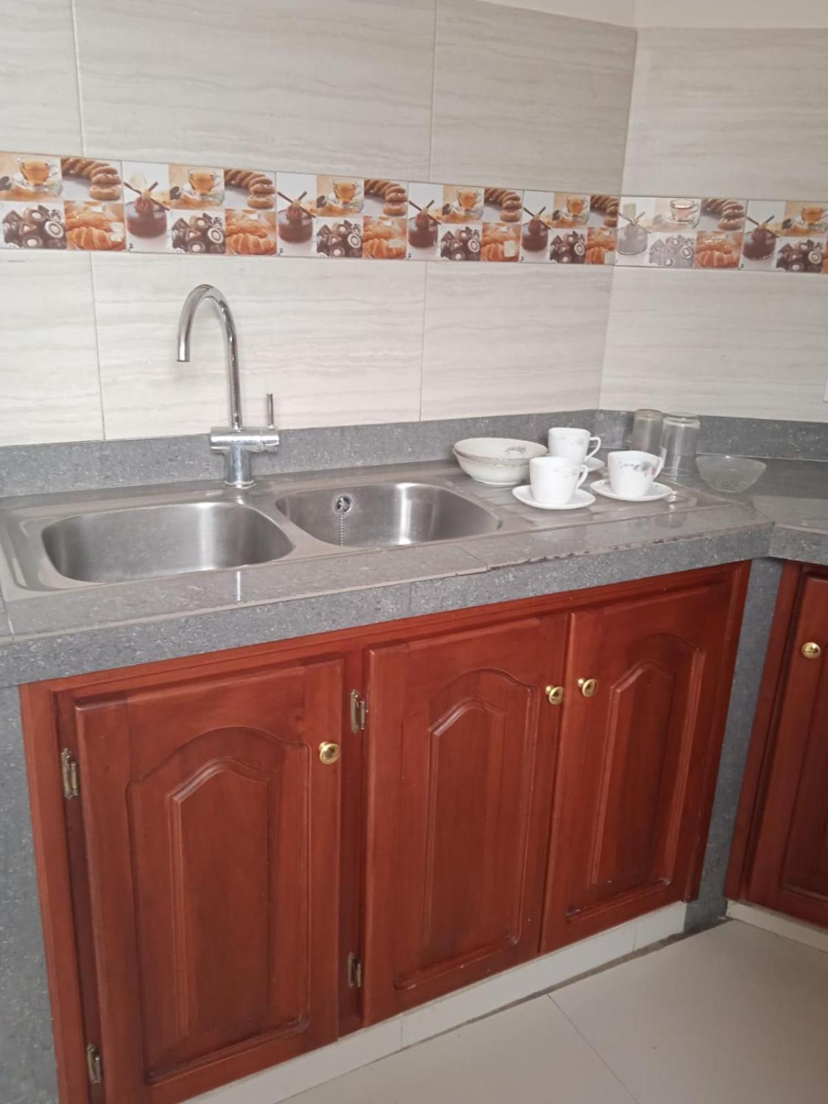 Departamento grande 4 dormitorios, 3 baños con garage gratuito