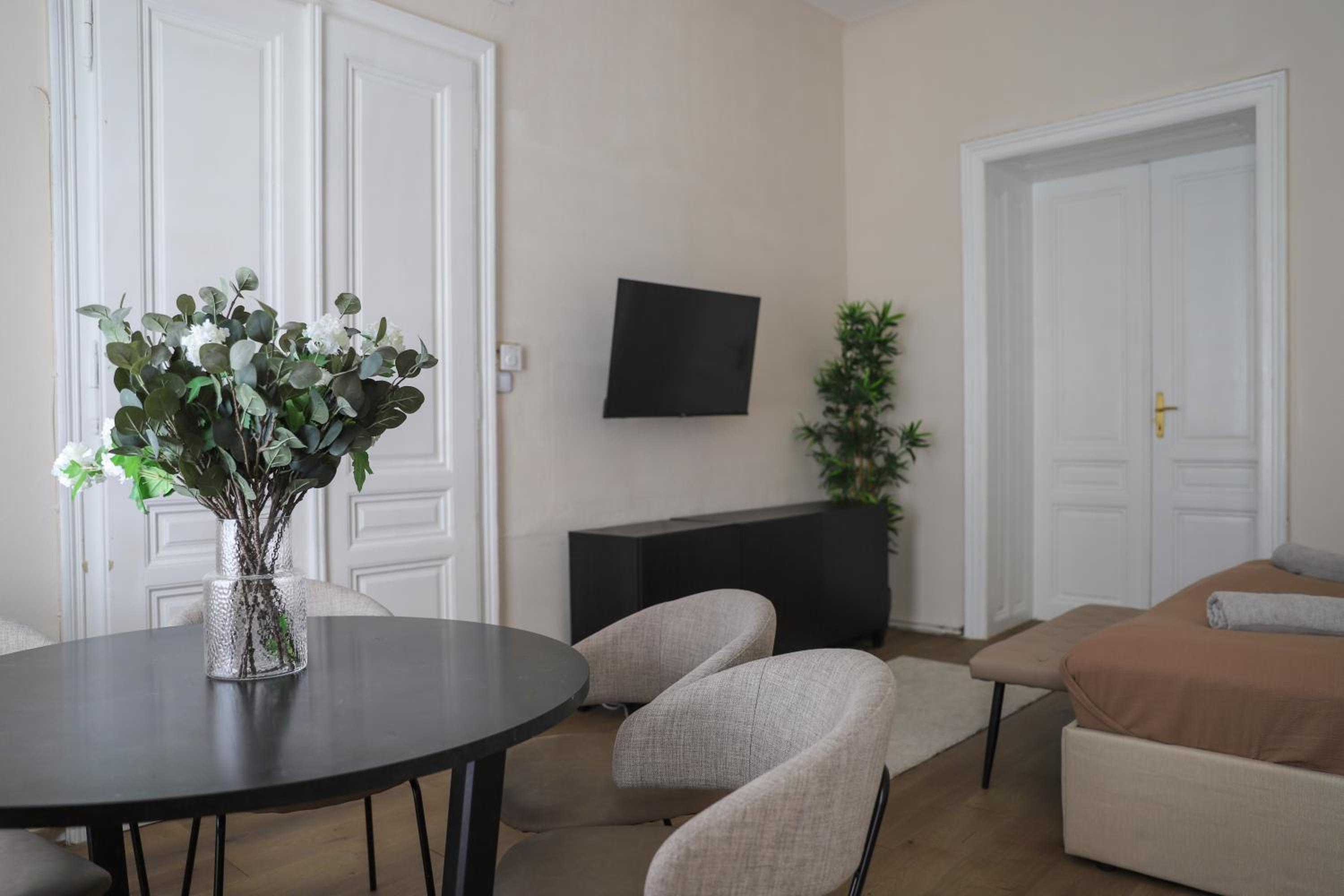 Spacious Apartment, 3 min to U6 Alserstraße