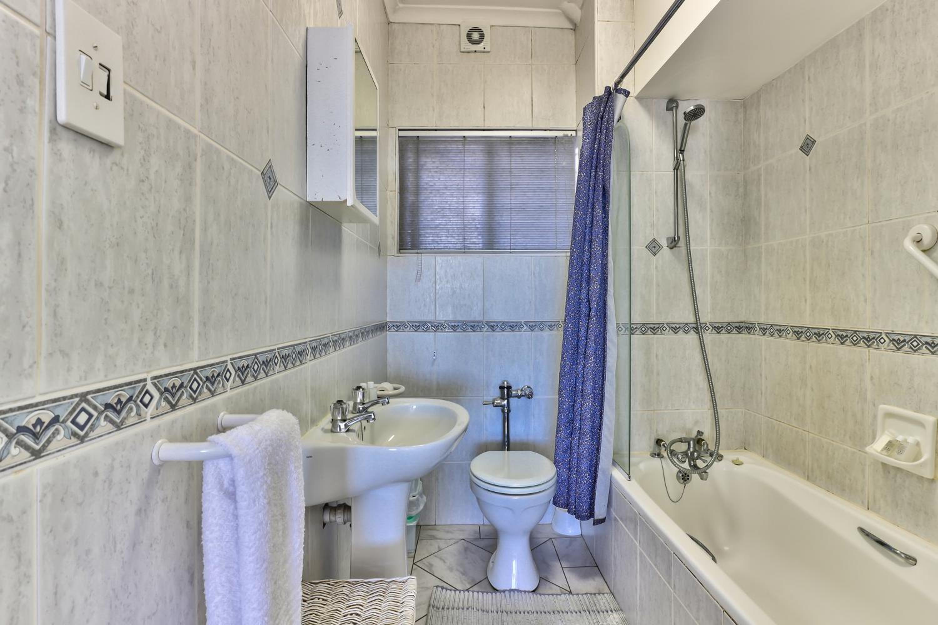 3 Sandringham Sea Facing ground-floor Studio view 2
