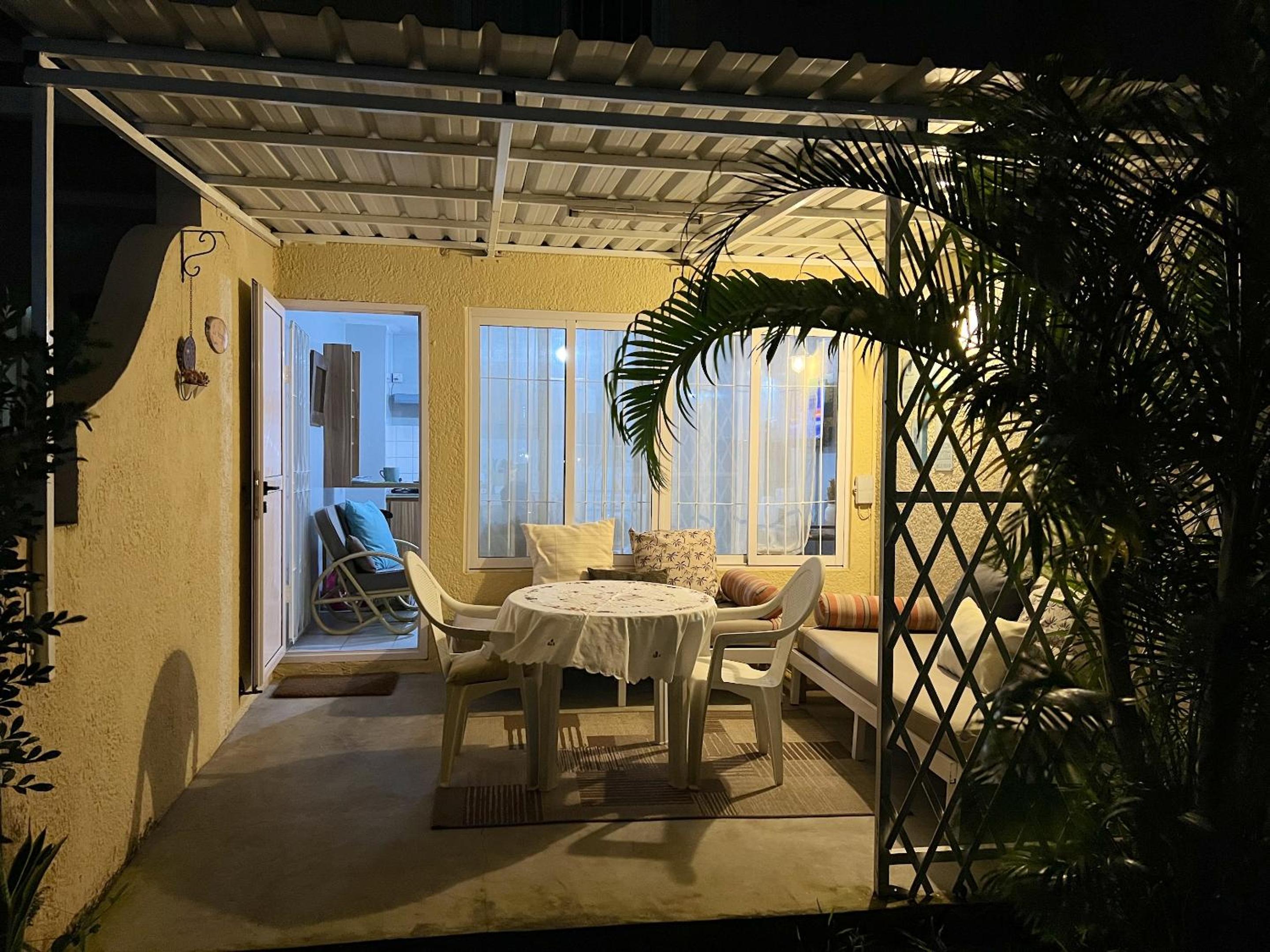 Charming Studio in Grand Baie, 60 m² with Shared Pool