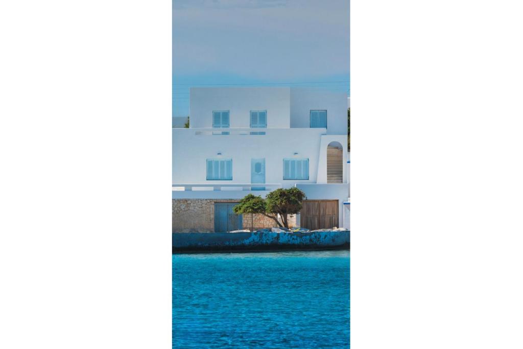 Milos AquaBliss Beachfront Villas view 3