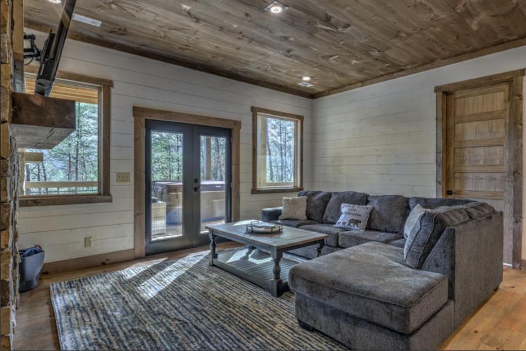 Secluded Luxury Lodge Near Downtown Blue Ridge - Great Views view 5