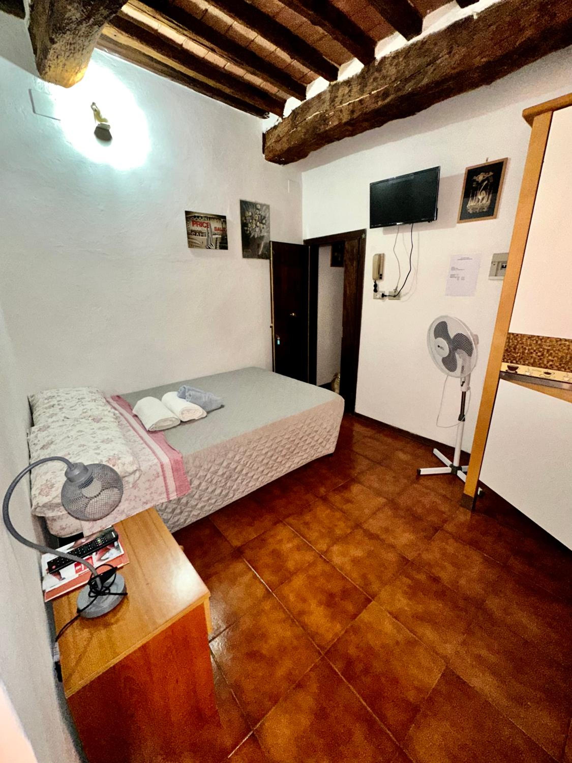 Centro mini monolocale en Poggibonsi — hotel room