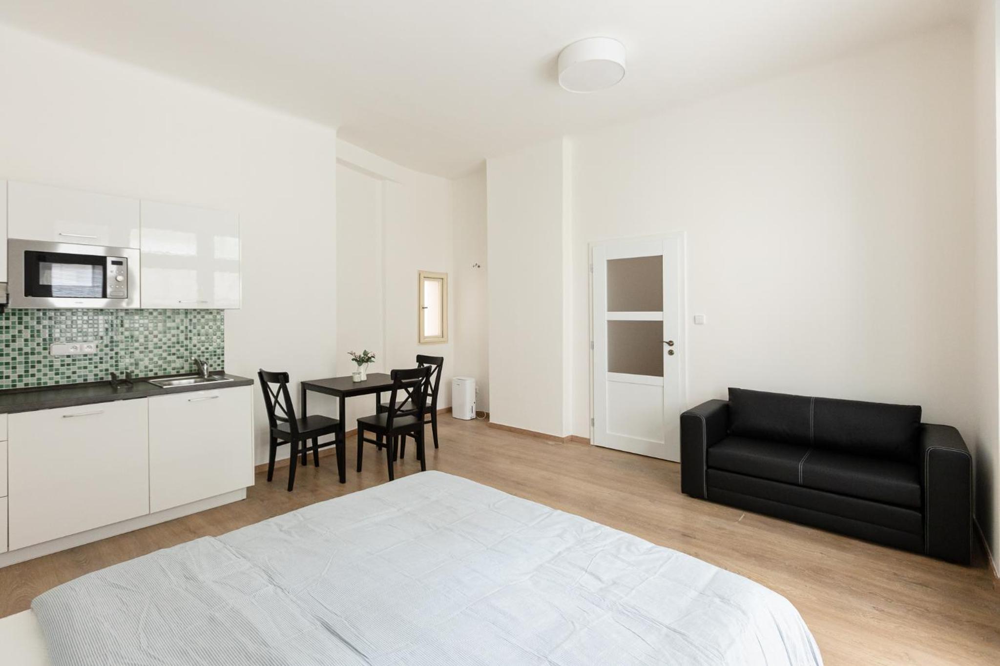 Cozy Studio in quiet courtyard near Charles Bridge