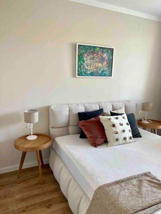 Sunny apartment in Bellicity complex
