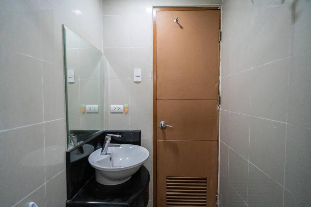 A2J Executive Studio Near Venice Mall BGC Taguig view 5