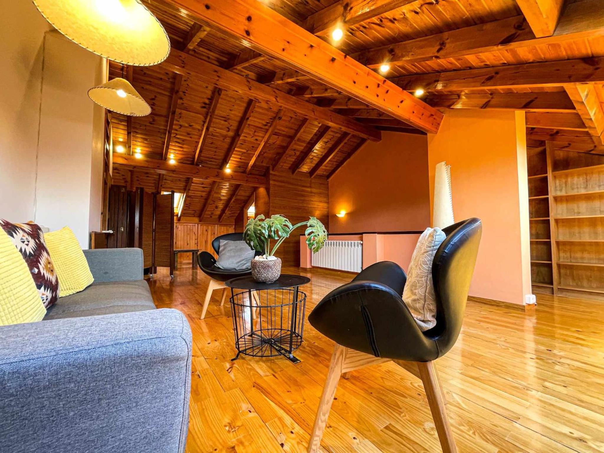 Casa Elegancia Pleta de Saga