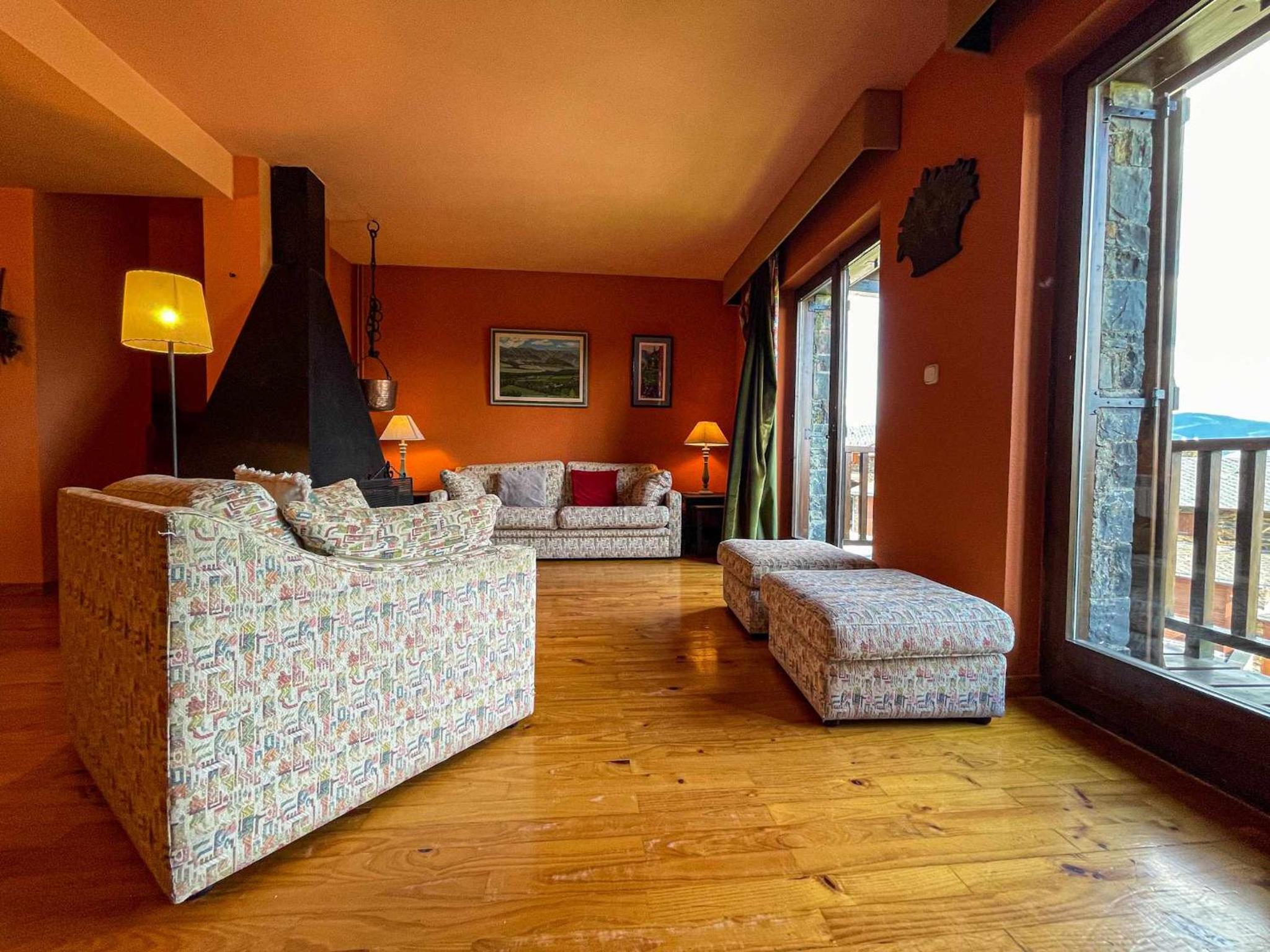 Casa Elegancia Pleta de Saga