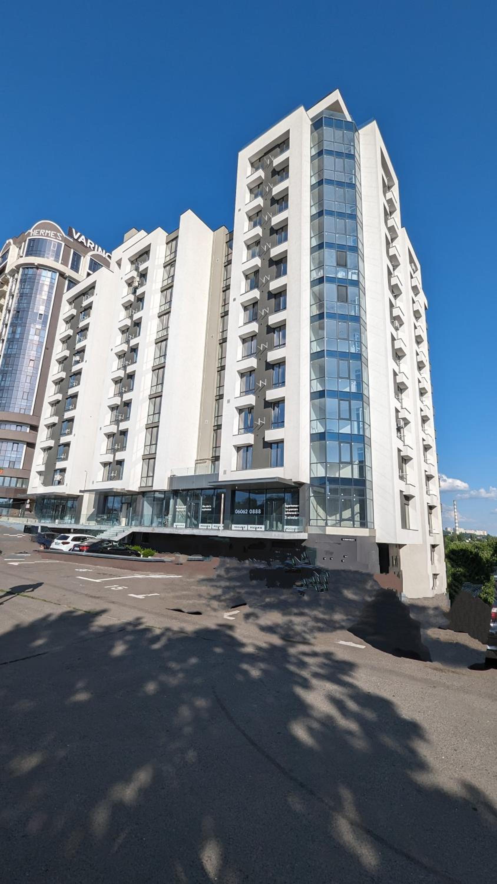 AVENUE APARTMENTS