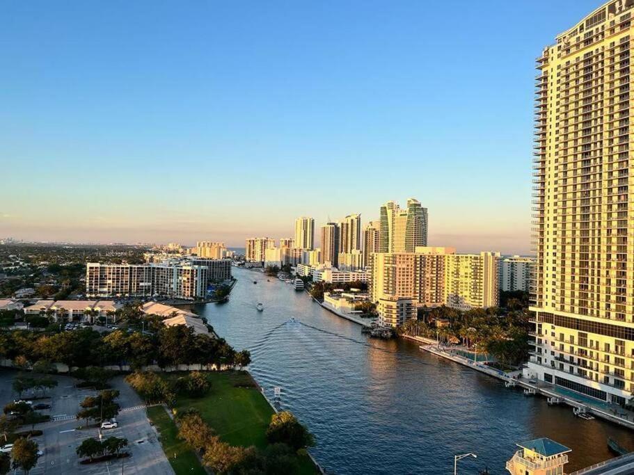 Sophisticated Beach Escape, Breathtaking Views & Comfort -2A