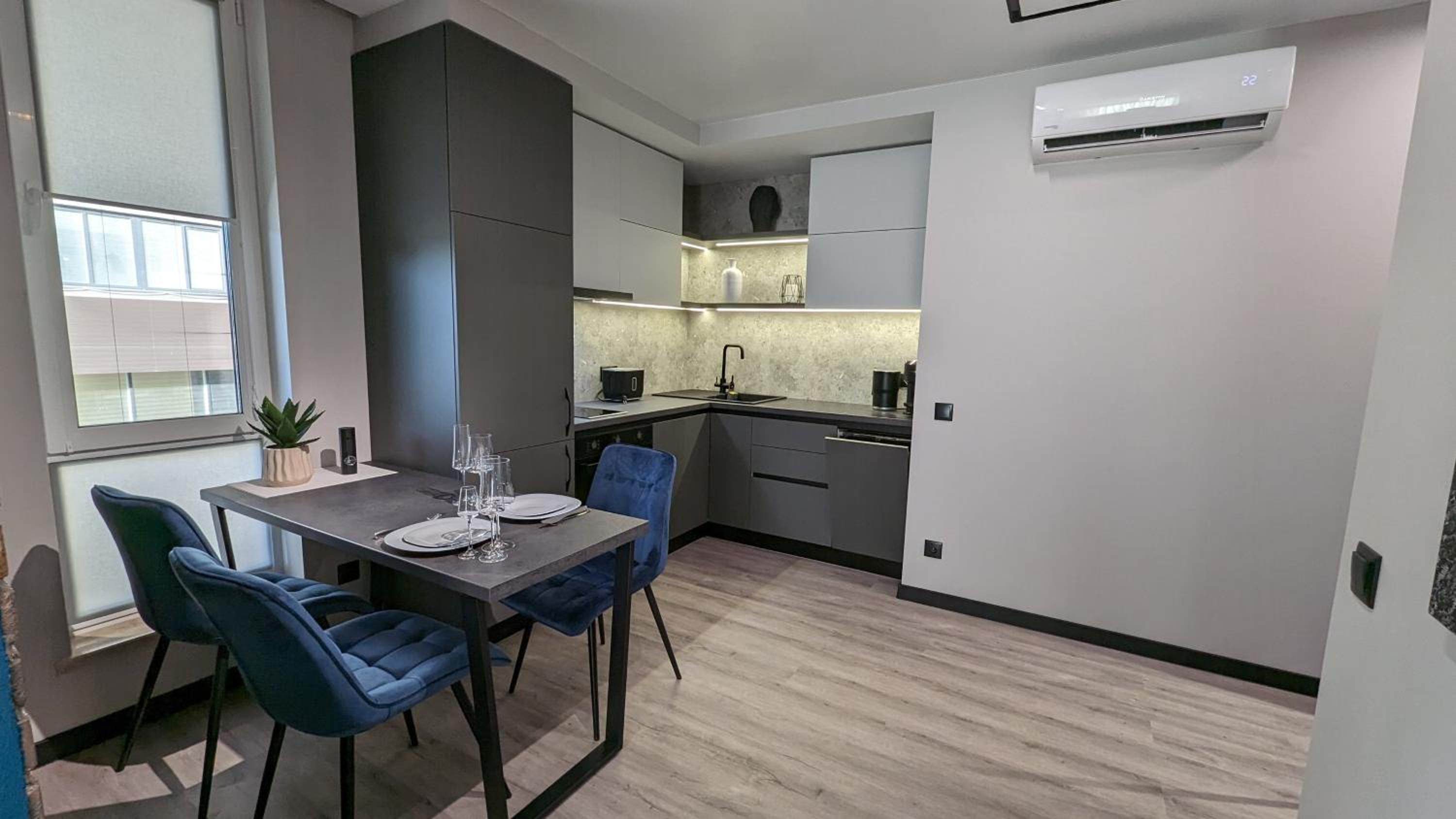 AVENUE APARTMENTS
