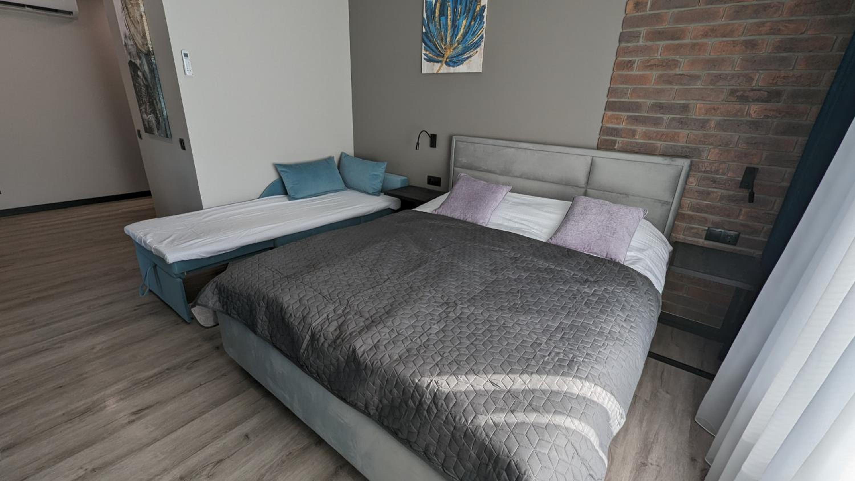 AVENUE APARTMENTS