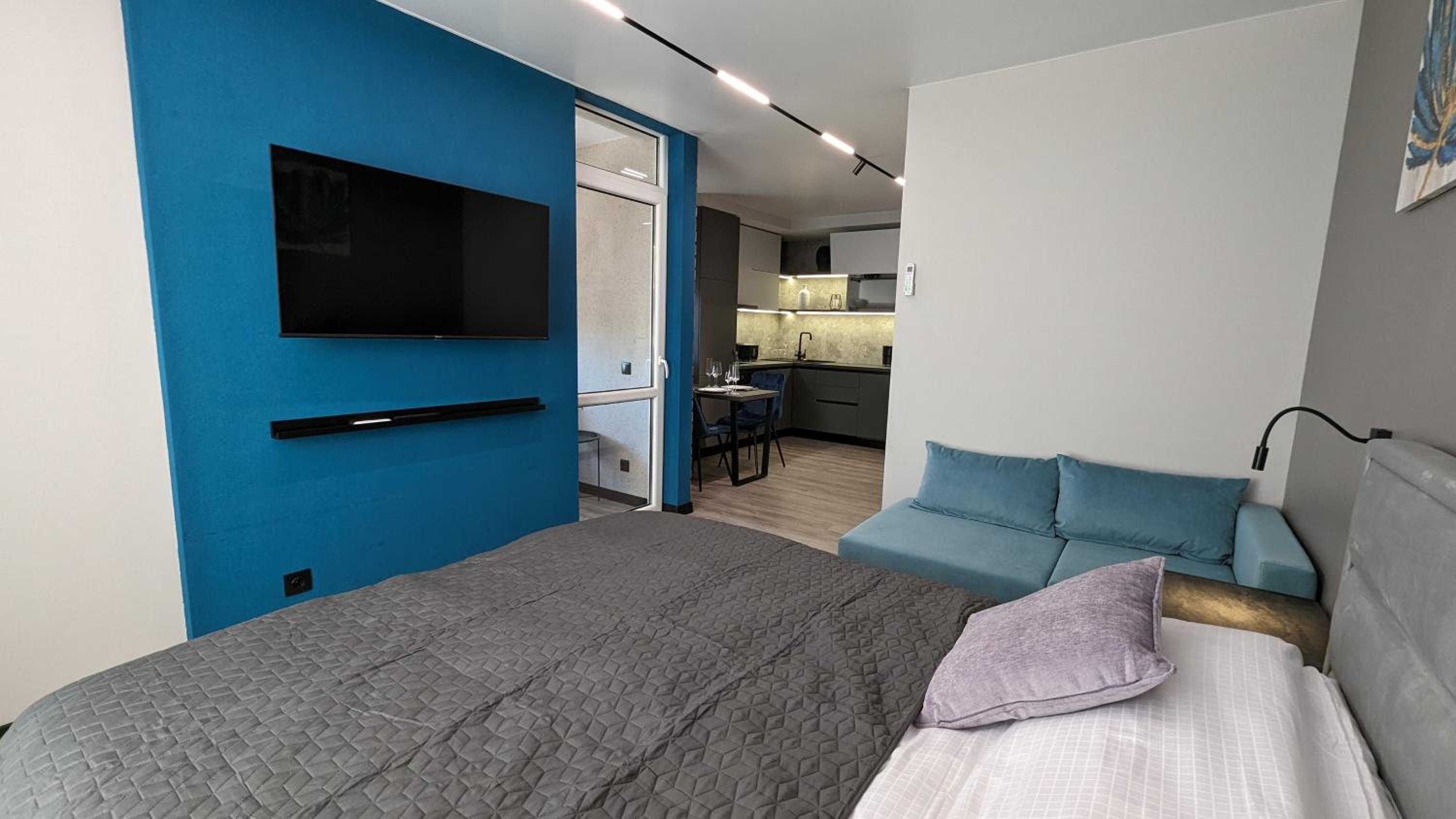 AVENUE APARTMENTS
