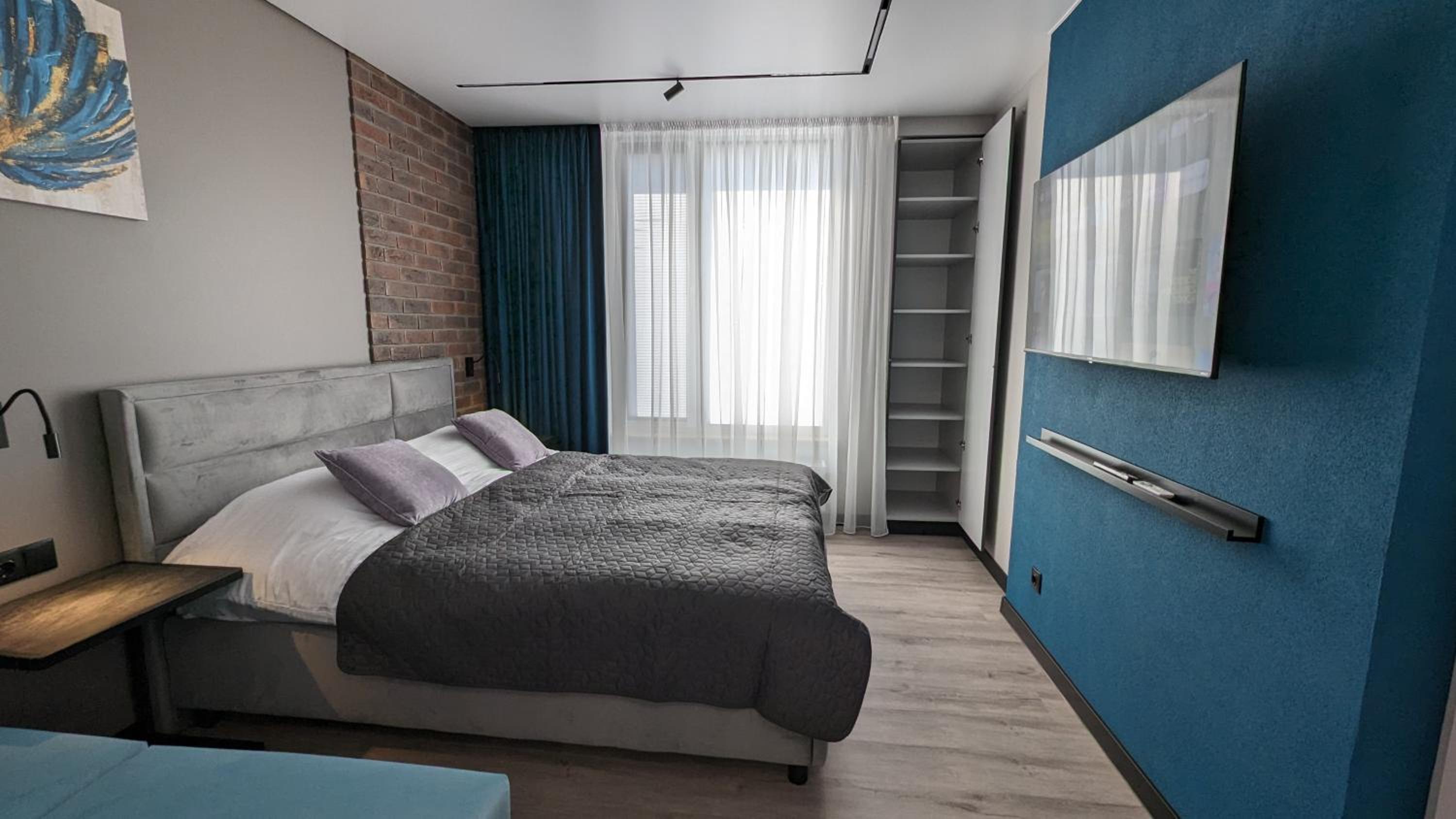 AVENUE APARTMENTS