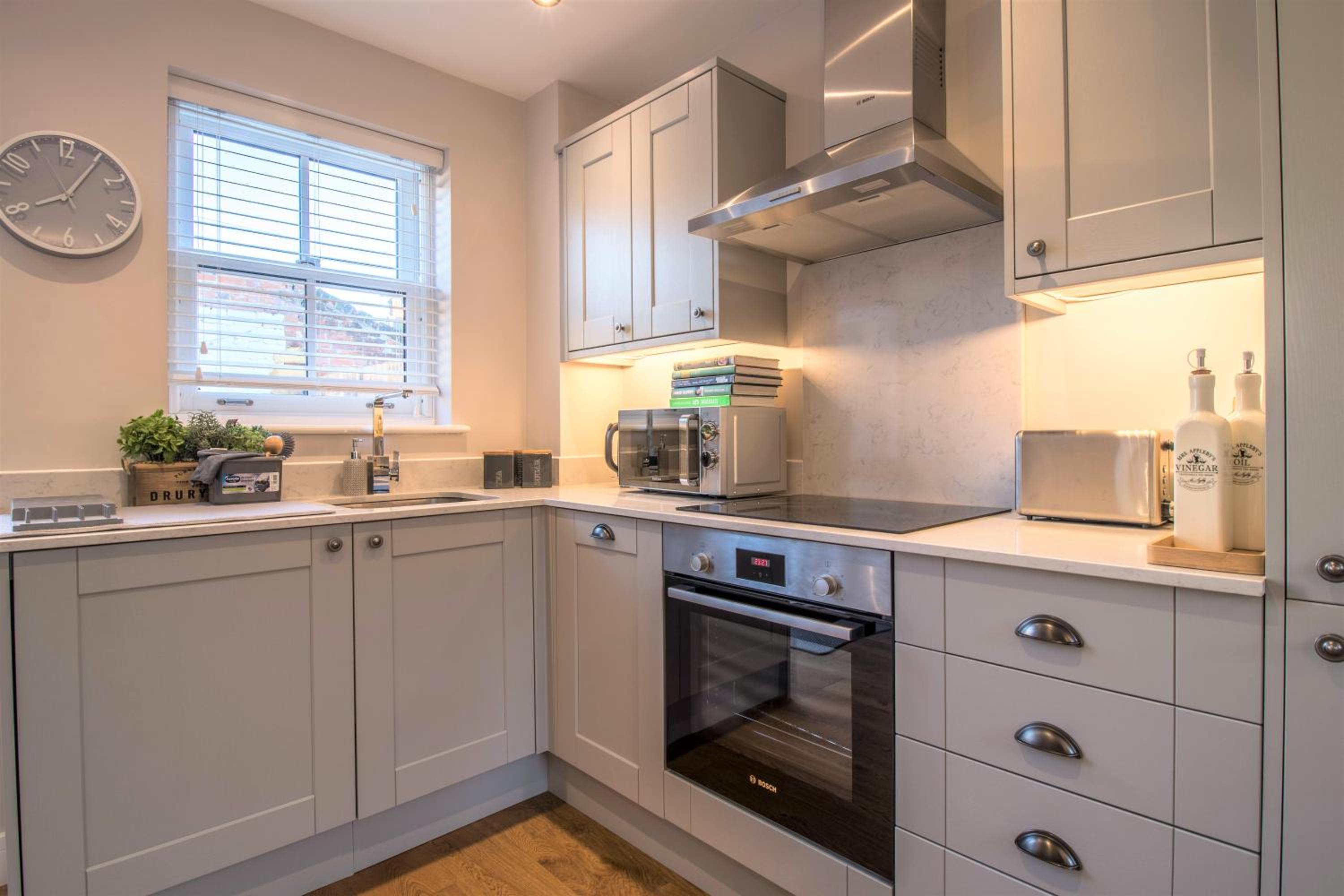 Luxurious newly built cottage in central Wivenhoe view 2