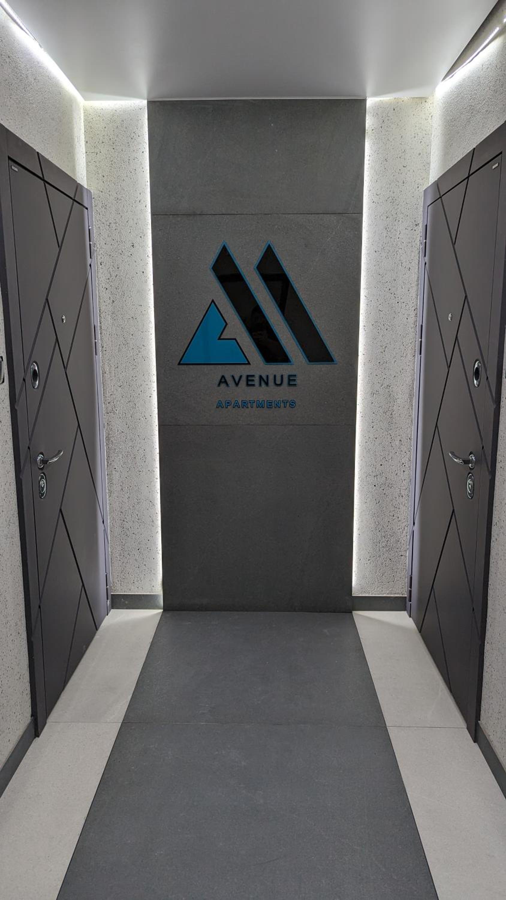 AVENUE APARTMENTS