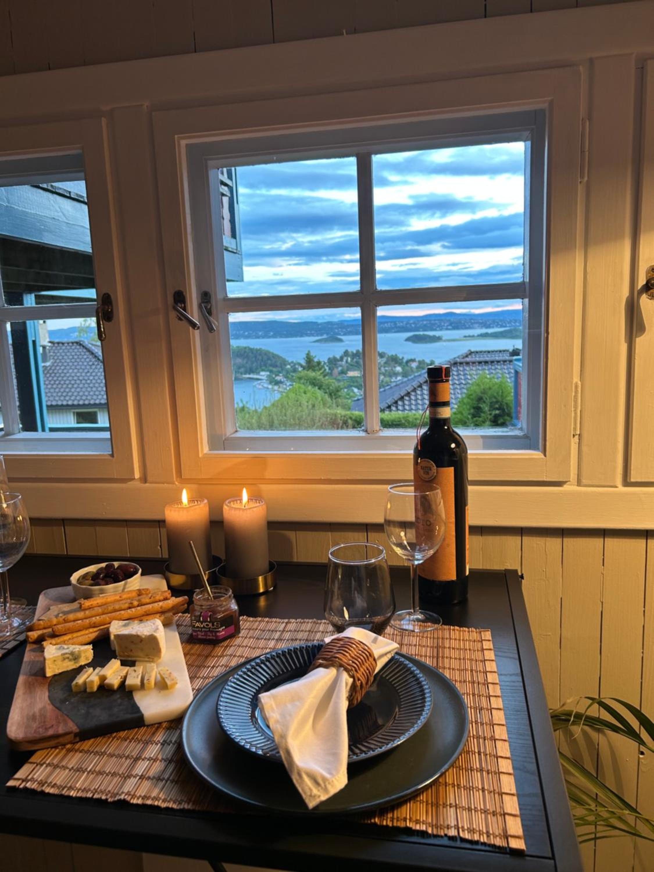 The View Guesthouse at Ekeberg -10 min by tram to Oslo S view 3