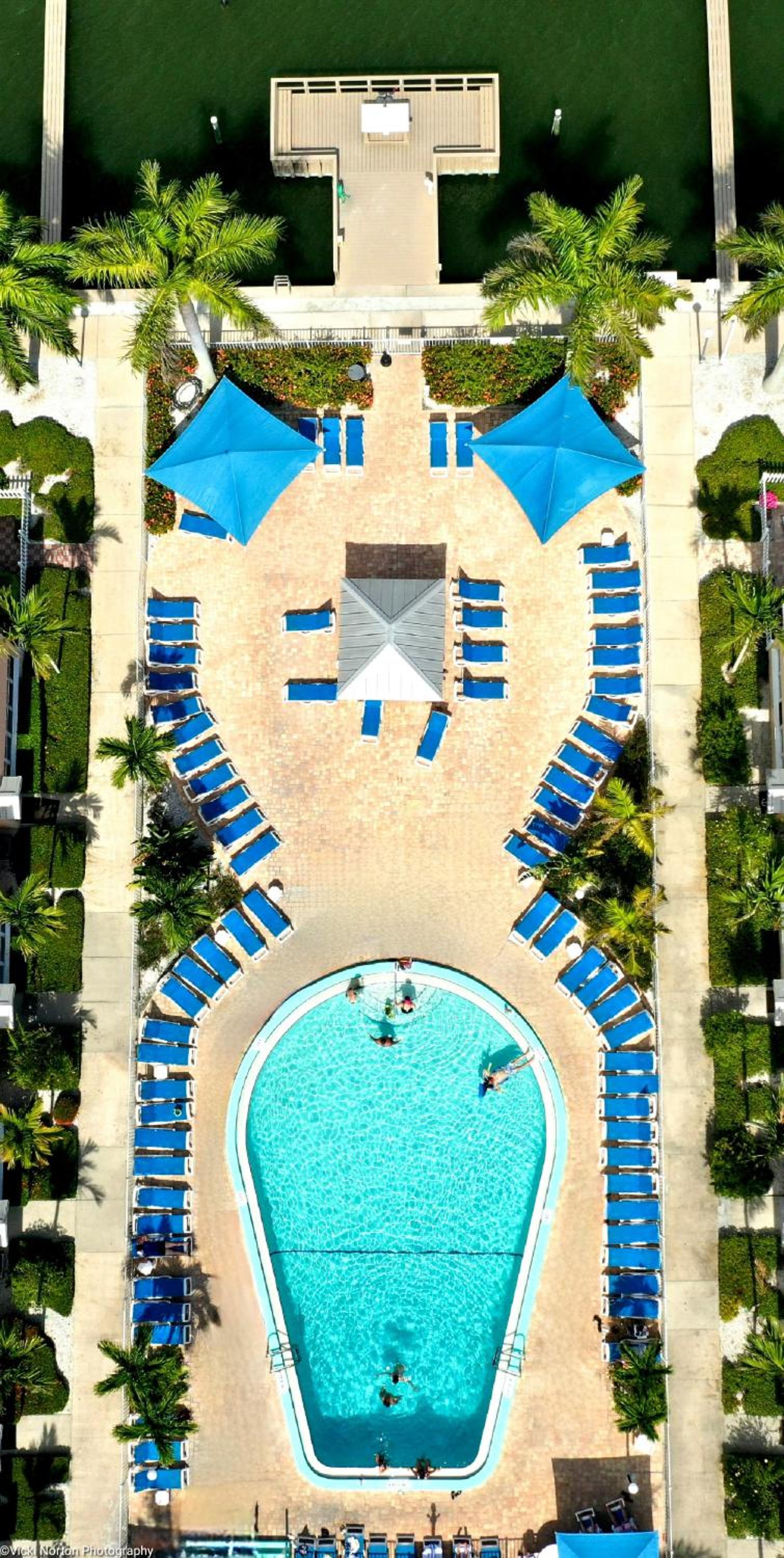 Barefoot Beach Resort