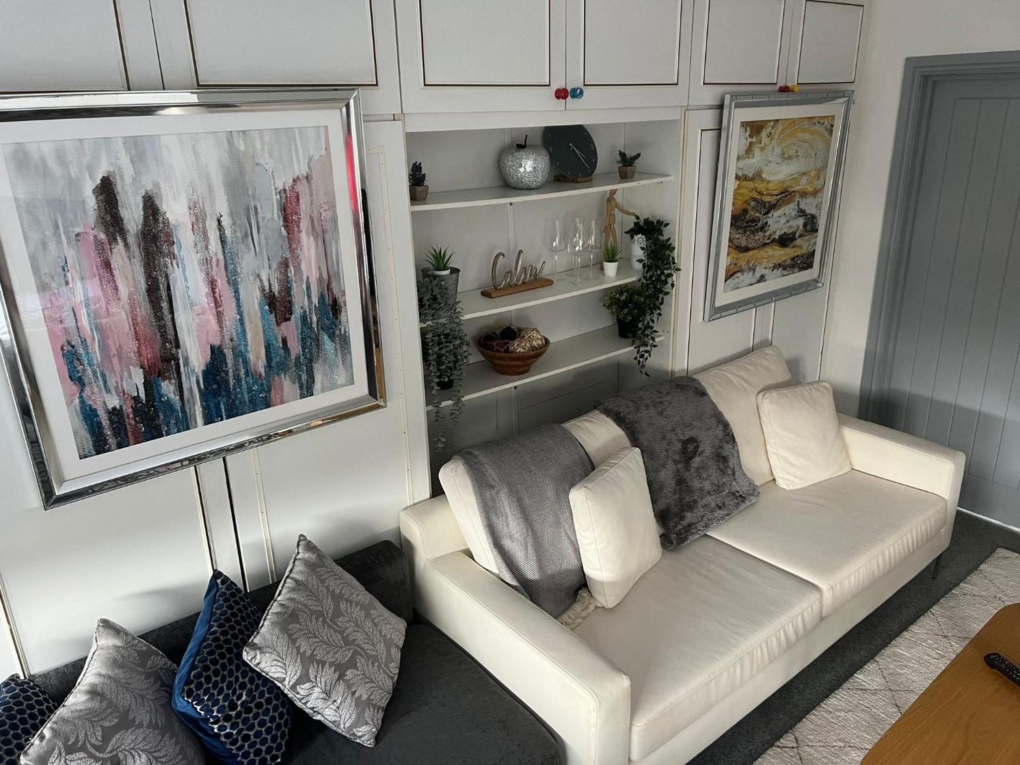 E - Comfortable apartment Shared bathroom - Image 1