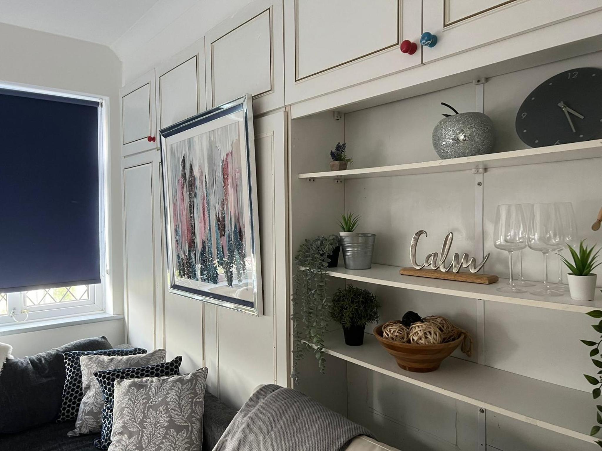 E - Comfortable apartment Shared bathroom - Image 4