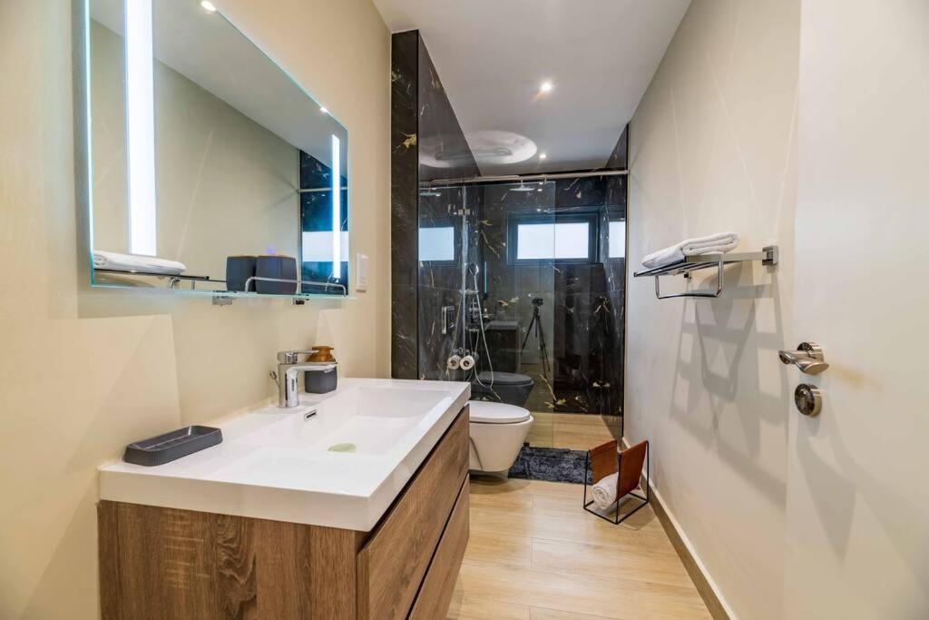Riverside Square Luxury 2bed Apt with pool and gymn near Westlands view 2