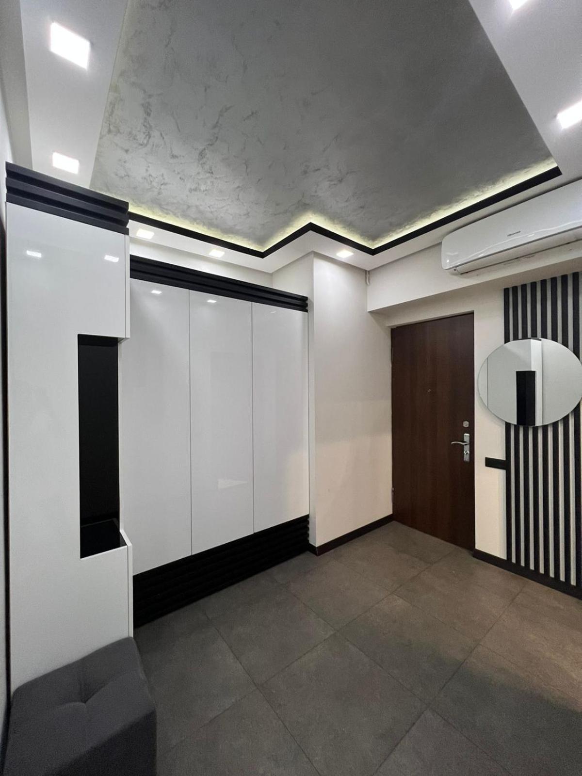 DELUXE Modernly Renovated 2 Bedroom + 2 Bathroom Apt by REPUBLIC SQUARE