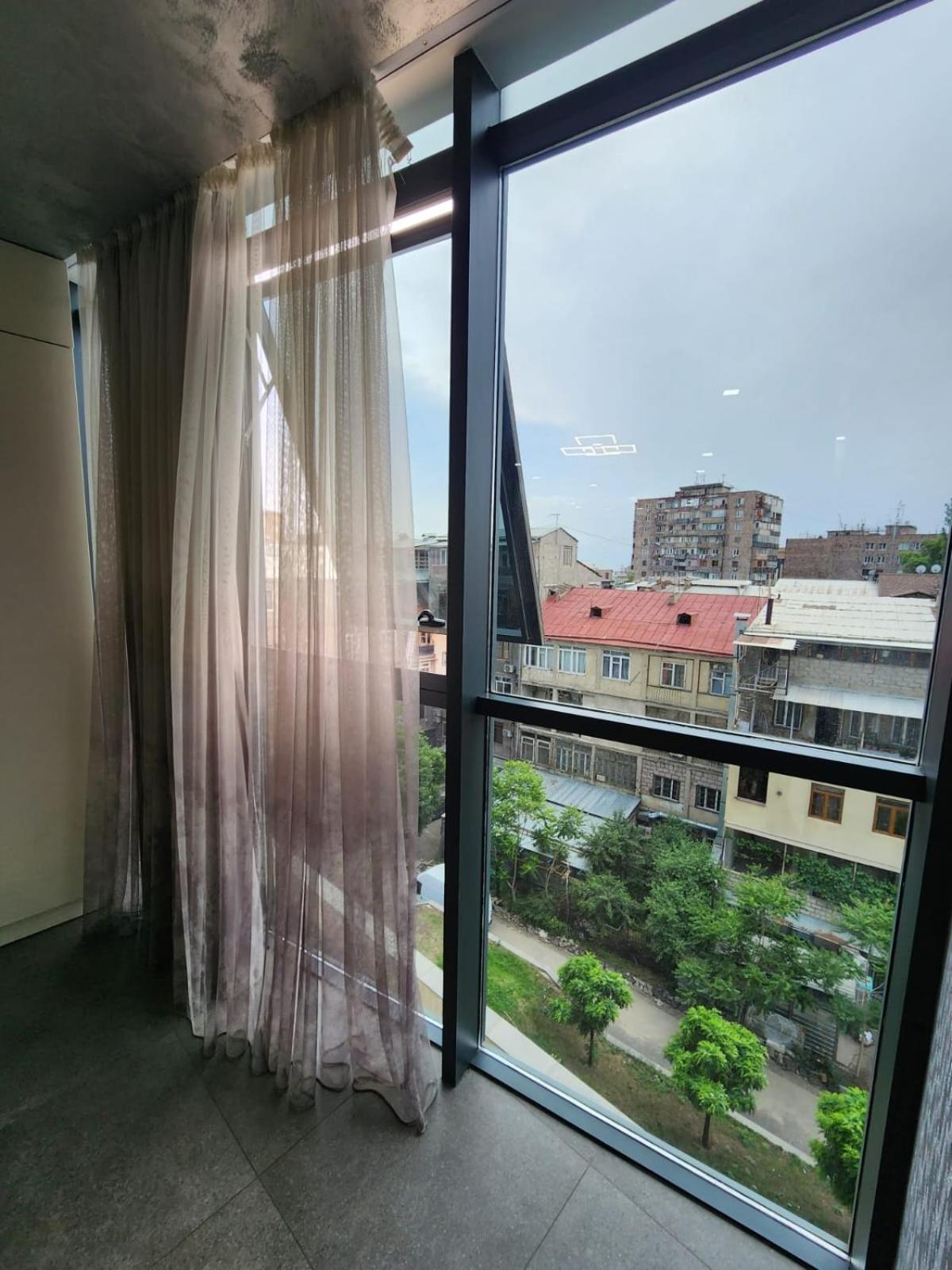 DELUXE Modernly Renovated 2 Bedroom + 2 Bathroom Apt by REPUBLIC SQUARE