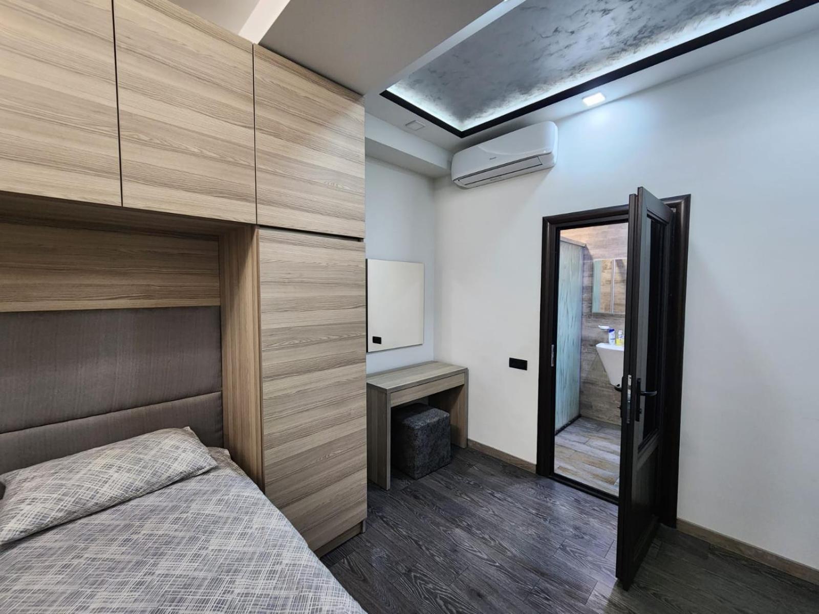 DELUXE Modernly Renovated 2 Bedroom + 2 Bathroom Apt by REPUBLIC SQUARE